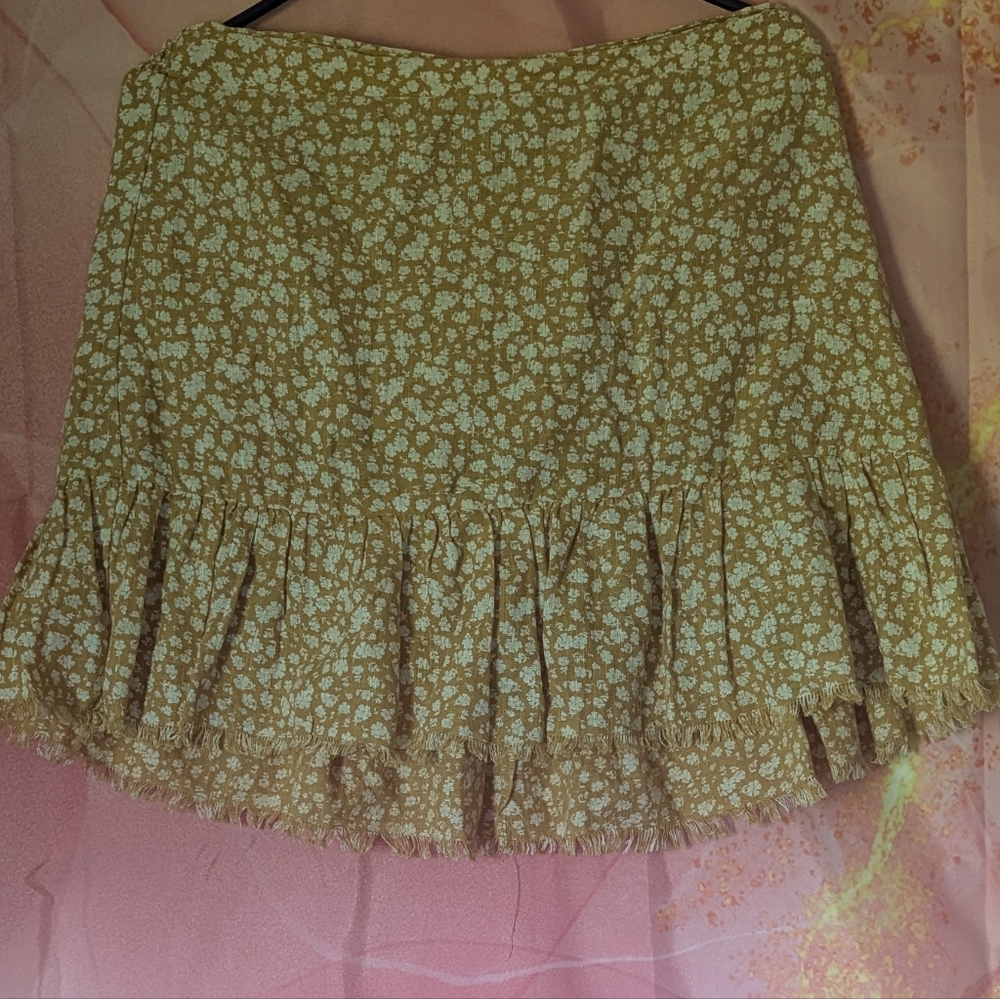 Cotton On Floral Mini Skirt in Tan and Cream